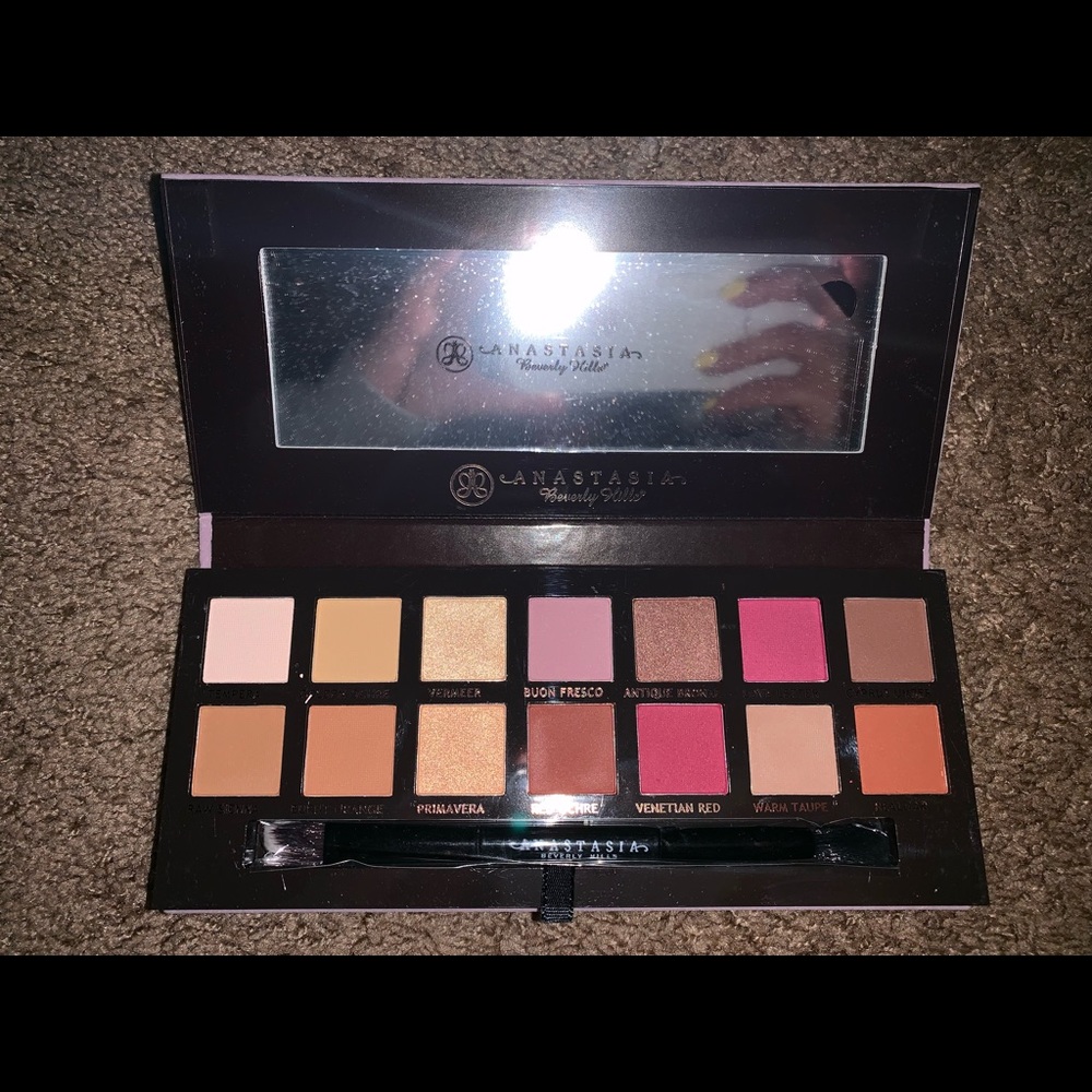 Anastasia Beverly Hills Modern Renaissance